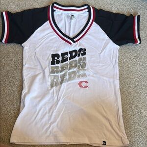 NWOT Women’s Black and White Reds Short Sleeve Tee